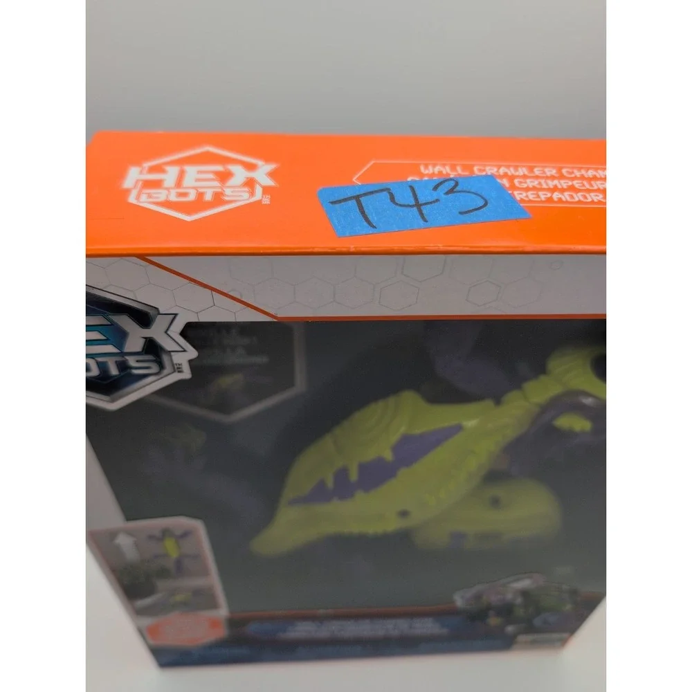 Hex Bots Remote Control Wall Crawler/Climber Glows In The Dark Chameleon NIB